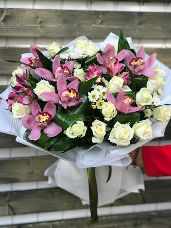 Букет цветов из: Розы и Хризантемы в Старотитаровской