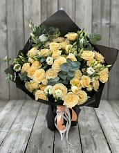 Букет цветов из:  Розы и Лизиантусы #REPLACE_PRED# Старотитаровской