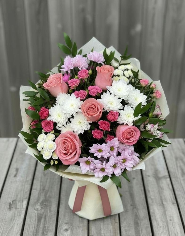 Букет цветов из: Альстромерии, Гвоздики, Розы и Хризантемы в Старотитаровской