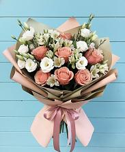Букет цветов из:  Розы, Альстромерии и Лизиантусы #REPLACE_PRED# Старотитаровской