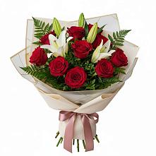 Букет цветов из:  Лилии и Розы в Старотитаровской