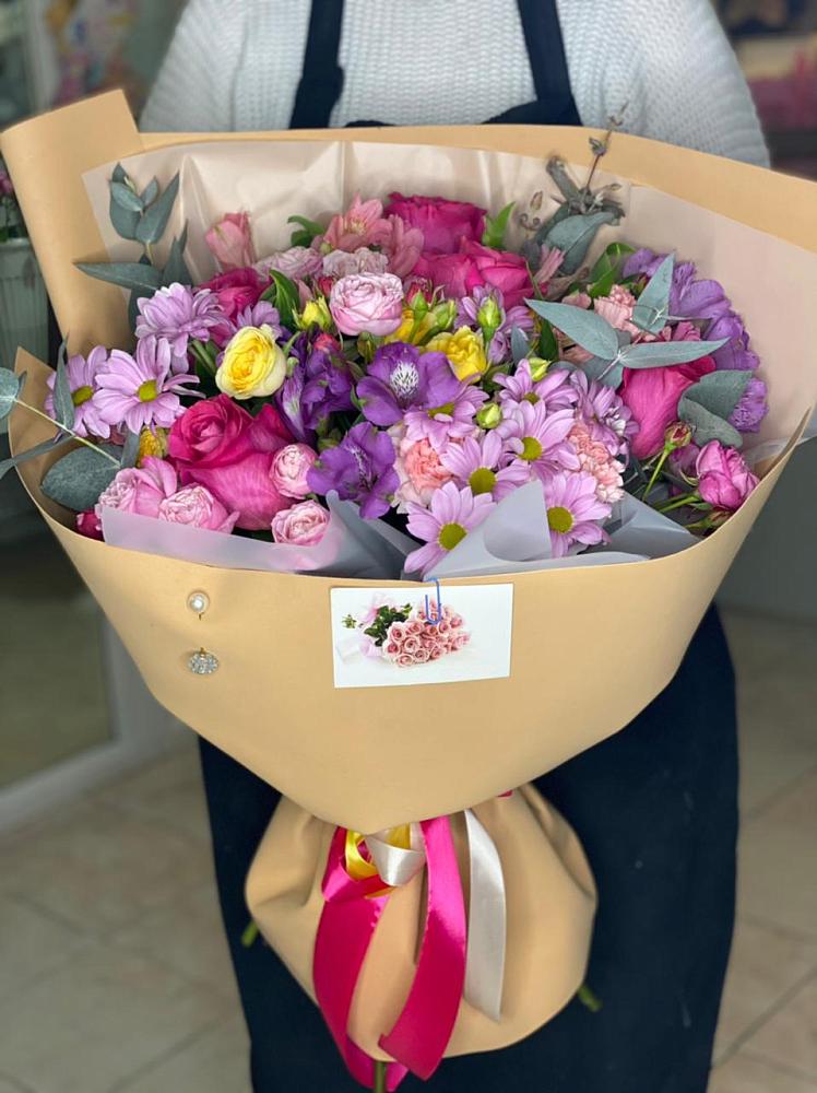 Букет цветов из: Хризантемы, Гвоздики и Альстромерии в Старотитаровской