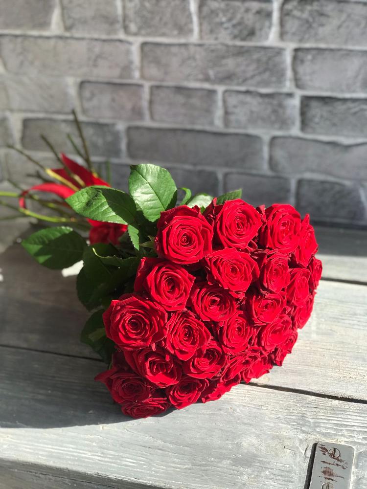 Букет Красные розы Фридом в Старотитаровской