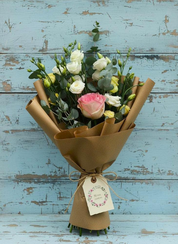 Букет цветов из: Розы и Лизиантусы в Старотитаровской