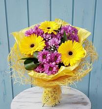 Букет цветов из:  Хризантемы и Герберы в Старотитаровской