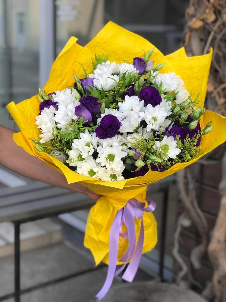 Букет цветов из: Ирисы, Хризантемы и Ромашки в Старотитаровской