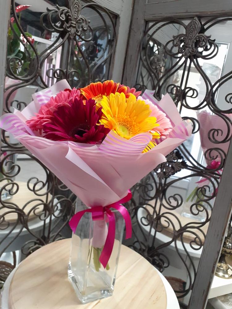 Букет цветов из: Герберы в Старотитаровской