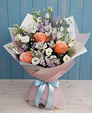 Букет цветов из:  Лизиантусы, Розы, Альстромерии и Гипсофила в Старотитаровской