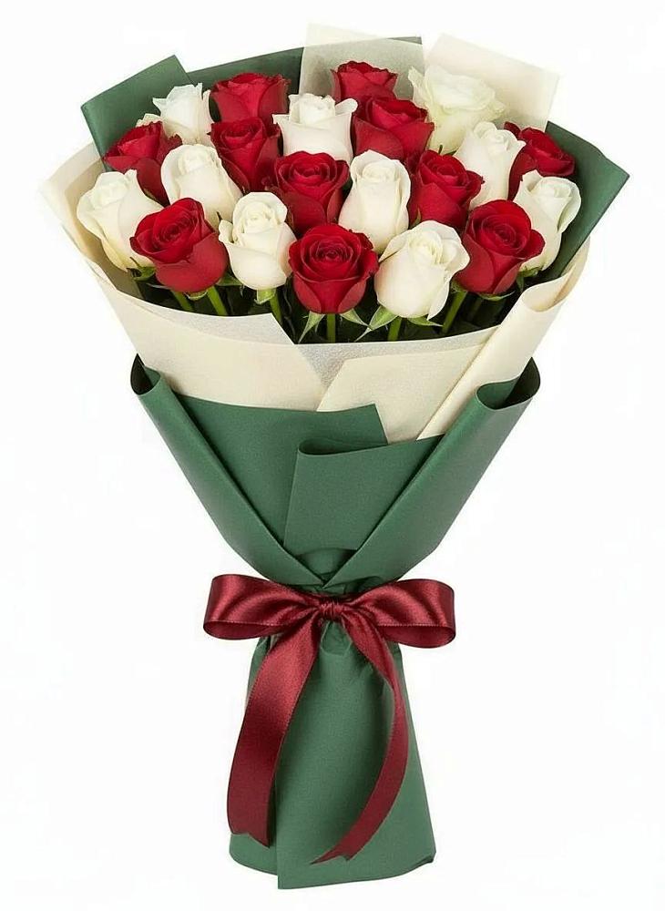Букет Микс из красных и белых роз в Старотитаровской