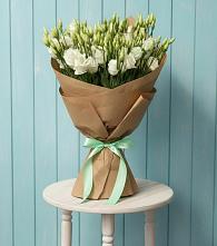 Букет цветов из:  Лизиантусы в Старотитаровской