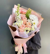 Букет цветов из:  Хризантемы и Розы в Старотитаровской