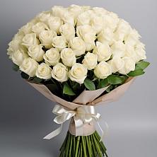 Букет 101 беля роза Белоснежка в Старотитаровской