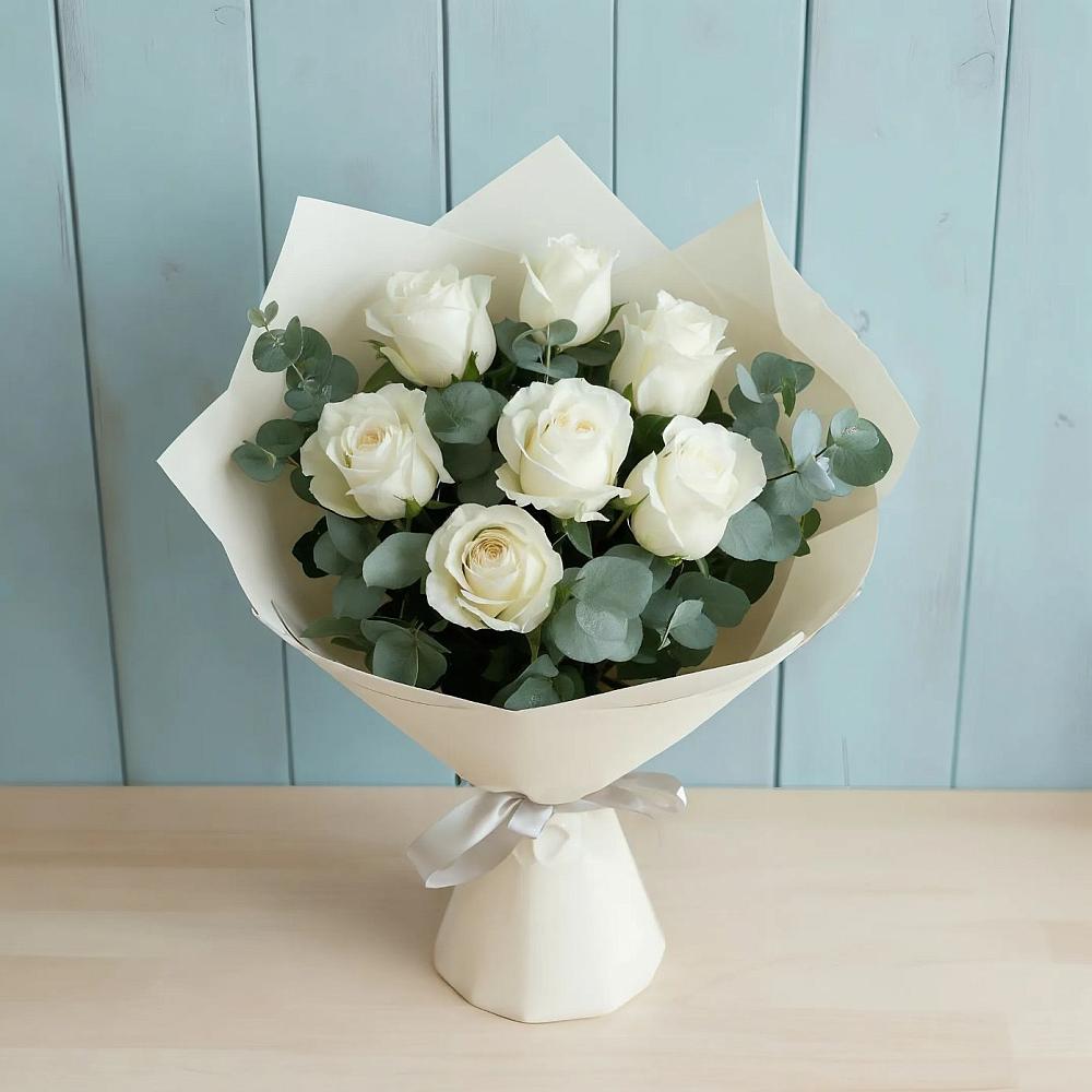Букет Белые розы в Эвкалипте в Старотитаровской