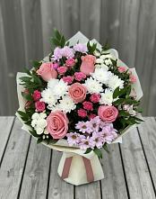 Букет цветов из:  Альстромерии, Гвоздики, Розы и Хризантемы в Старотитаровской