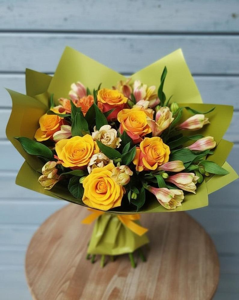 Букет цветов из: Альстромерии и Розы в Старотитаровской
