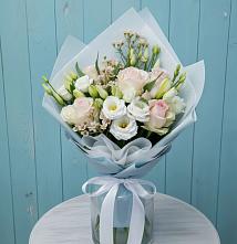 Букет цветов из:  Розы и Лизиантусы в Старотитаровской