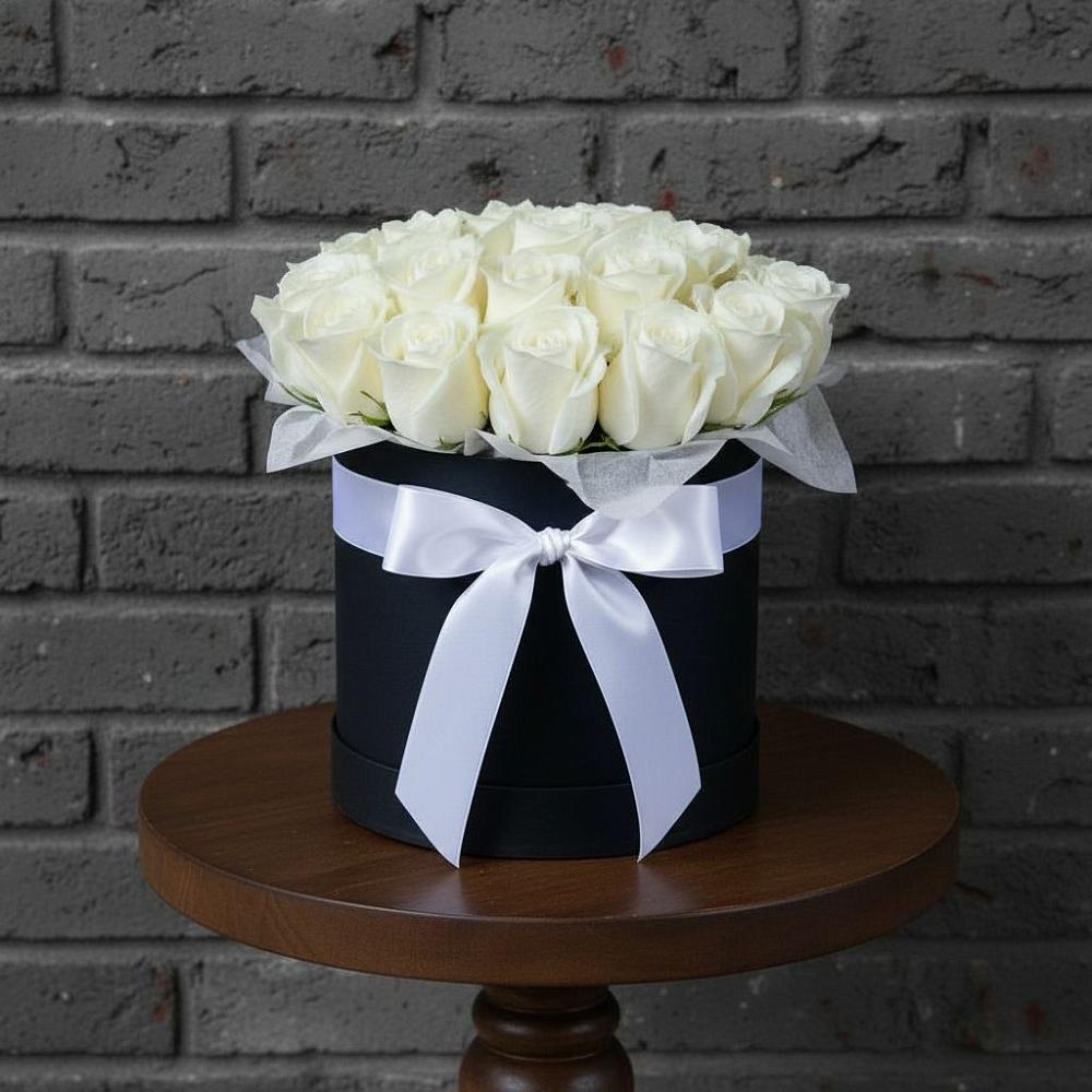 Цветочная композиция из Розы в шляпной коробке в Старотитаровской