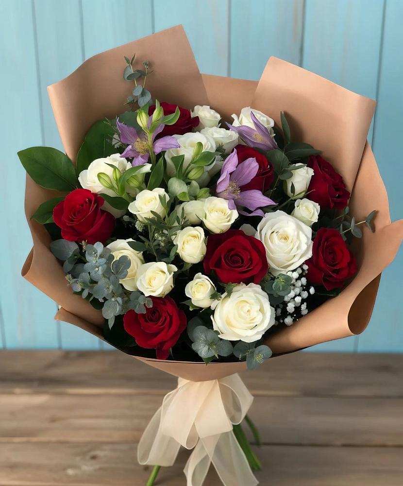 Букет цветов из: Розы и Альстромерии в Старотитаровской