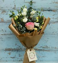 Букет цветов из:  Розы и Лизиантусы в Старотитаровской