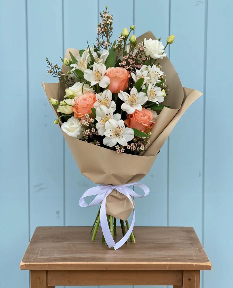 Букет цветов из: Альстромерии, Лизиантусы, Розы и Хризантемы в Старотитаровской