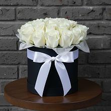 Цветочная композиция из Розы в шляпной коробке в Старотитаровской