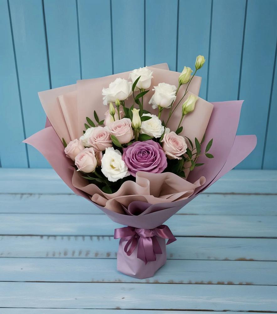 Букет цветов из: Розы и Лизиантусы в Старотитаровской